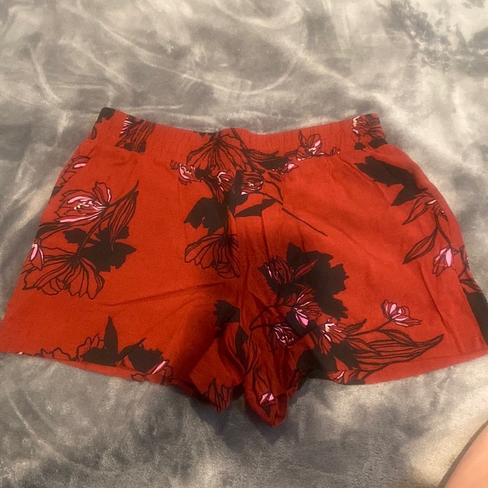 Apt. 9 Red Floral Shorts with Pockets